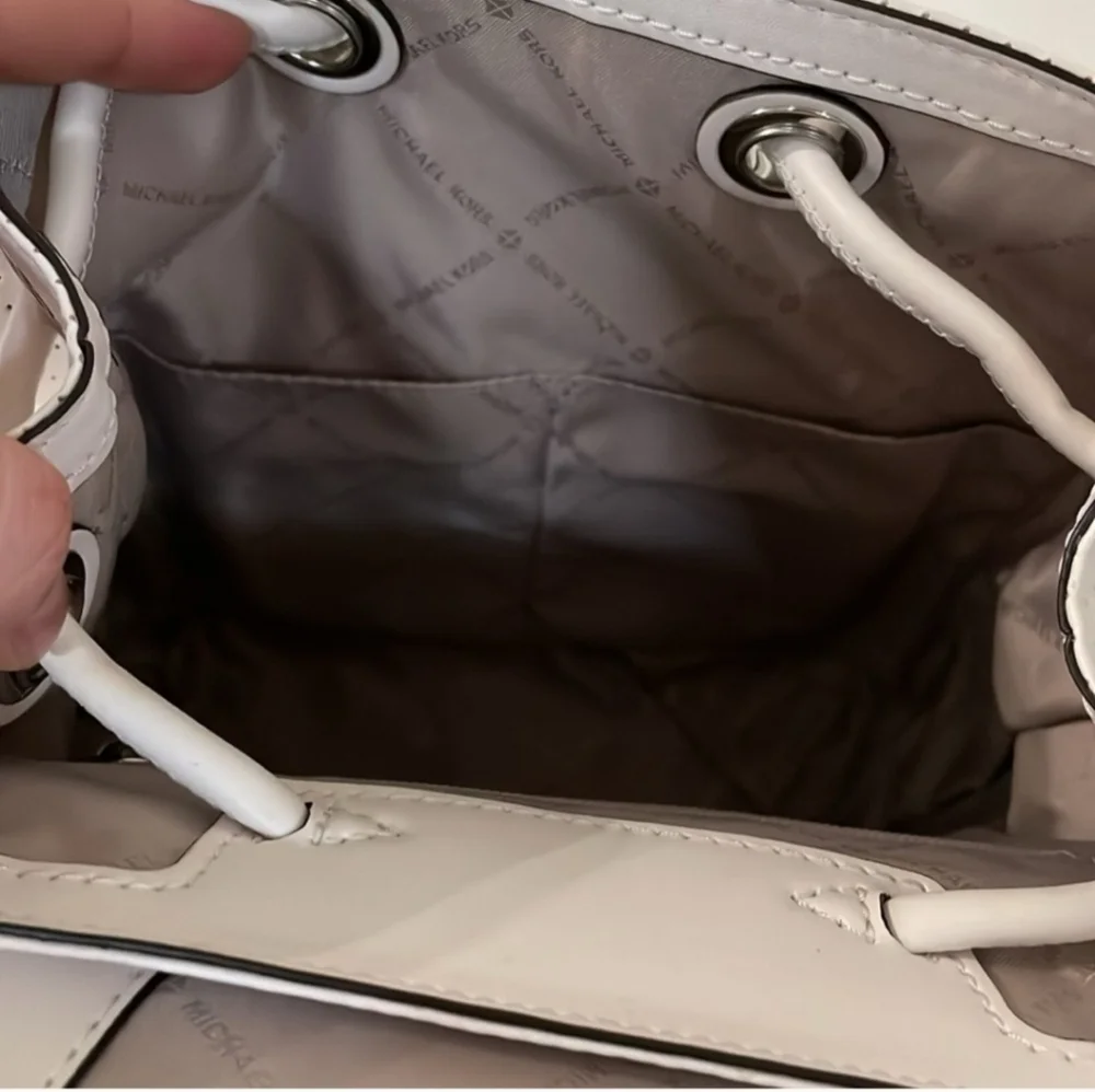 Michael Kors Abbey White Cargo Backpack Purse Tote Optic White NWT - Picture 7 of 9